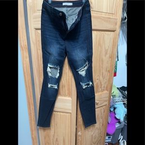 Ripped knee high rise jeans